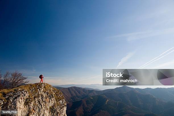 No Topo Com Horizonte Urbano - Fotografias de stock e mais imagens de Ajardinado - Ajardinado, Ao Ar Livre, Atividade Recreativa