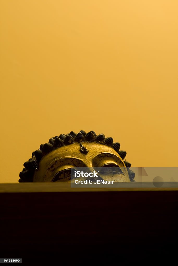 Estátua dourada de cabeça - Foto de stock de Acima royalty-free