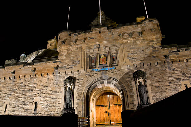 edinburgh castle - castle rock stock-fotos und bilder