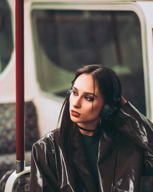 istock Street girl -01 1449885627