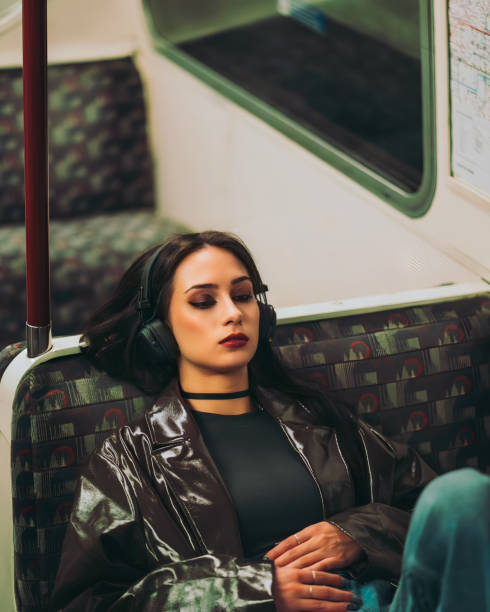 istock Street girl -06 1449885750