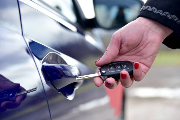 istock Unlock the car with a pop-up key 1450056484