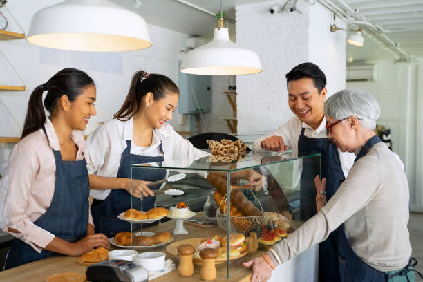 ผู้ประกอบการและการทํางานเป็นทีมที่เบเกอรี่และร้านกาแฟ