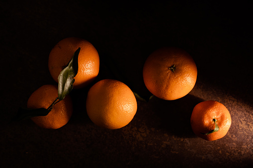 Clementine in dark.