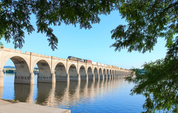 해리스버그 기차 - railway bridge 뉴스 사진 이미지