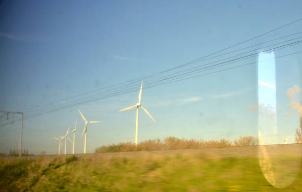 wiatrak turbiny - belgium bruges windmill europe zdjęcia i obrazy z banku zdjęć