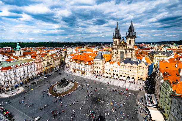 prager altstadtplatz - prague czech republic high angle view aerial view stock-fotos und bilder