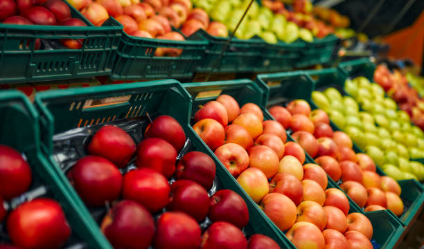과일 및 야채 가게에서 - fruit sale for vegitable 뉴스 사진 이미지