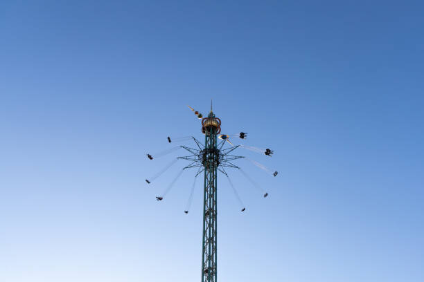 парк культуры и отдыха. - copenhagen tivoli city tivoli gardens стоковые фото и изображения