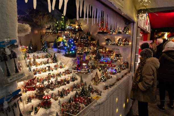weihnachtsmarkt in basel - weihnachtsmarkt basel stock-fotos und bilder