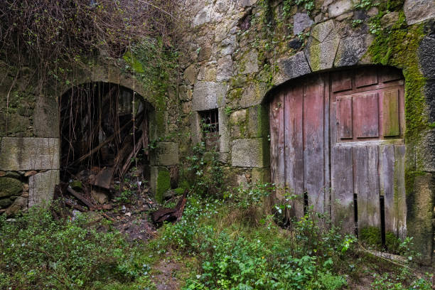 istock Old abandoned houses 1450518612