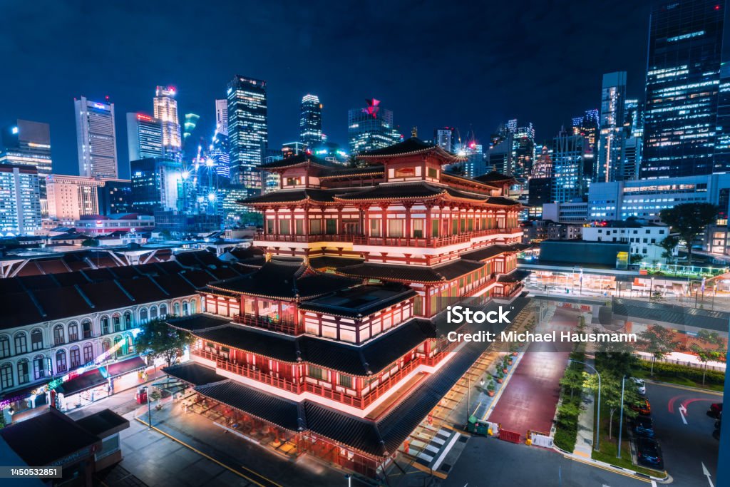 The temple Buddha tooth temple of Singapore Chinatown (by maxwell station) Singapore City Stock Photo