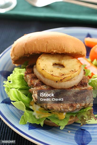 Burger Stockfoto und mehr Bilder von Anzünden - Anzünden, Apfel, Brotsorte