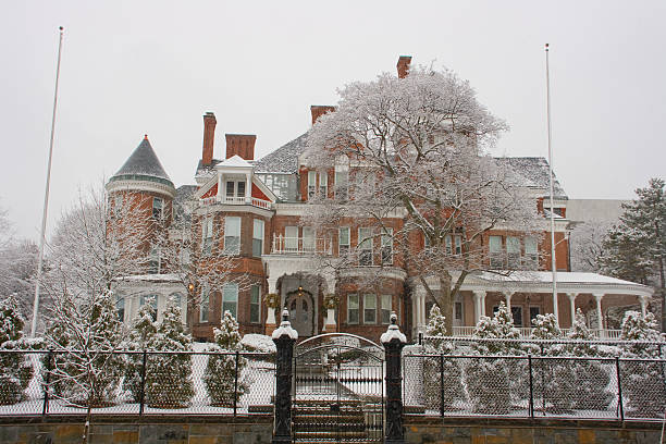 istock New York State Governors Mansion 145055208