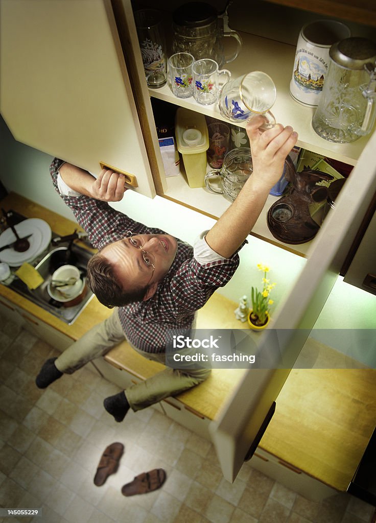 Homem desesperado em cozinha - Foto de stock de Adulto royalty-free