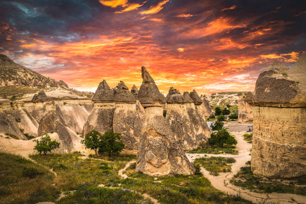 istock love valley at sunset 1450580560