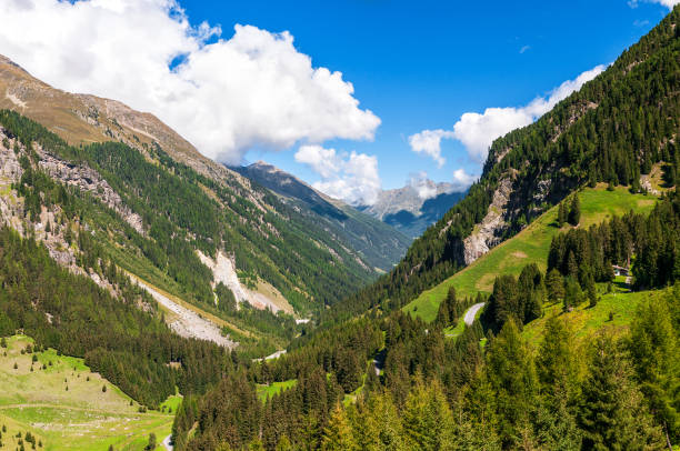 carretera del glaciar kaunertal, austria. - kaunertal fotografías e imágenes de stock