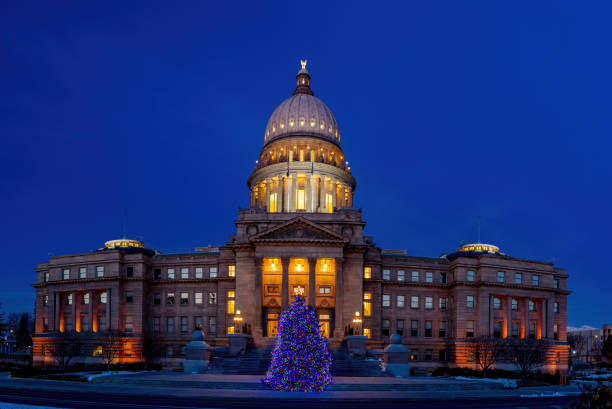 istock Iconic Idaho State Capital with a Christmas tree at night 1450694809