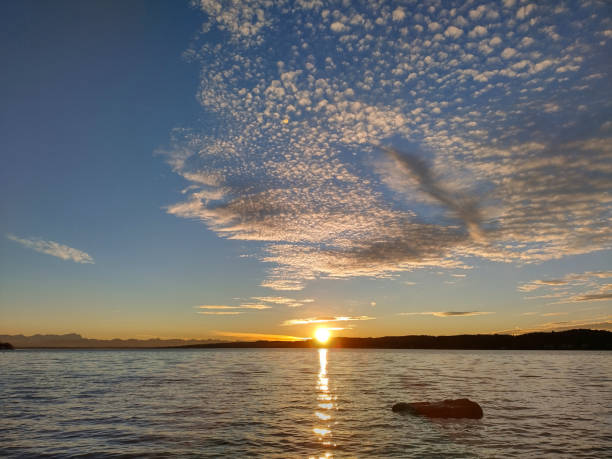 istock Sonnenuntergang am Starnberger See 1450763898