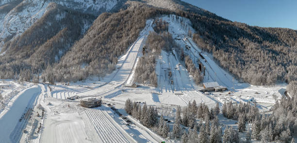 ski jump in planica near kranjska gora, slovenia - ski jumping hill imagens e fotografias de stock