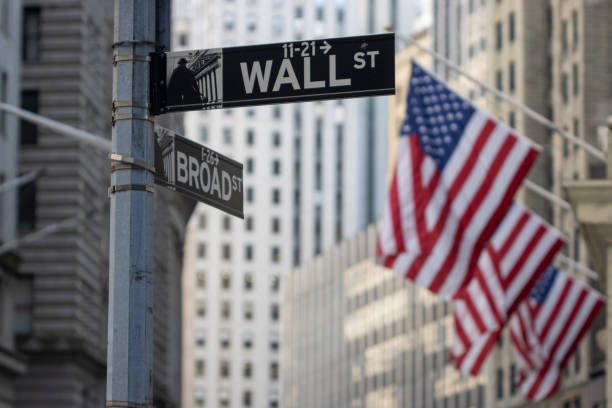 wall street - wall street stock exchange new york city new york stock exchange foto e immagini stock