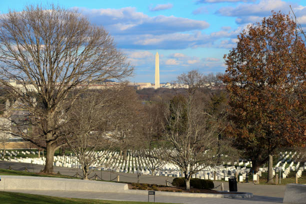 istock Guard Tomb of Unknown Soldier 1450829123