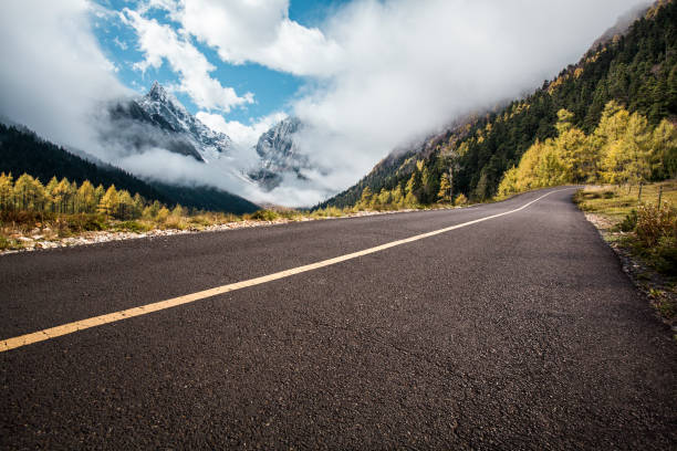 istock Mountain Road in Autumn 1450865143