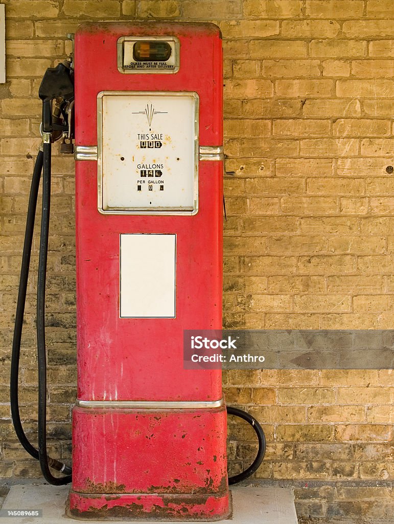vintage pompy gazu - Zbiór zdjęć royalty-free (Antyczny)