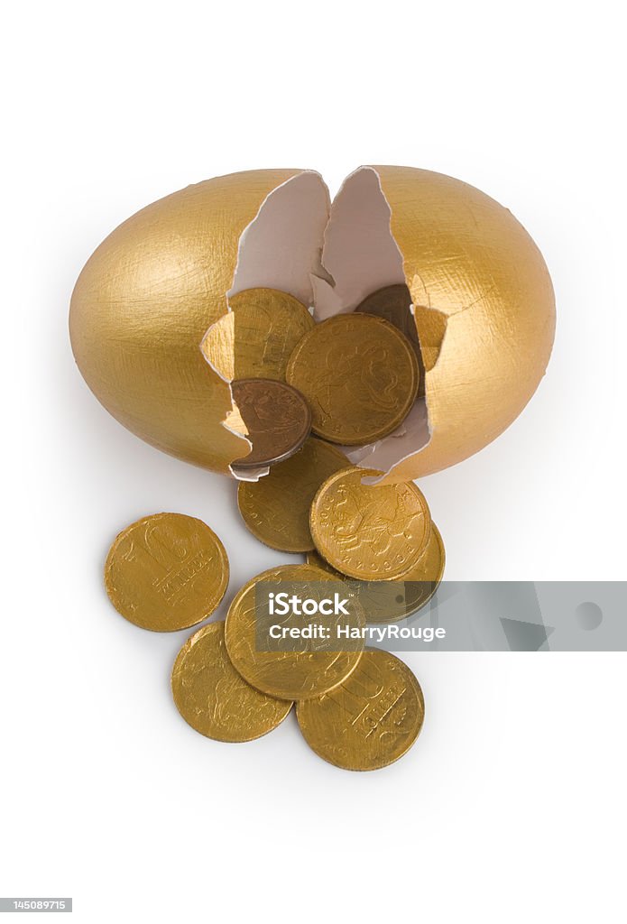 Broken egg mit goldenen Münzen. - Lizenzfrei Ei Stock-Foto