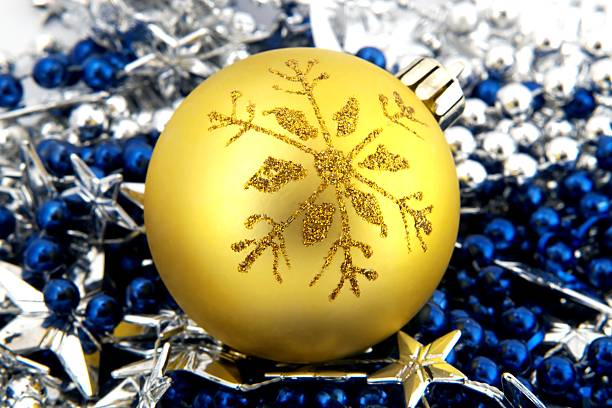 Amarelo Bola de Natal - fotografia de stock