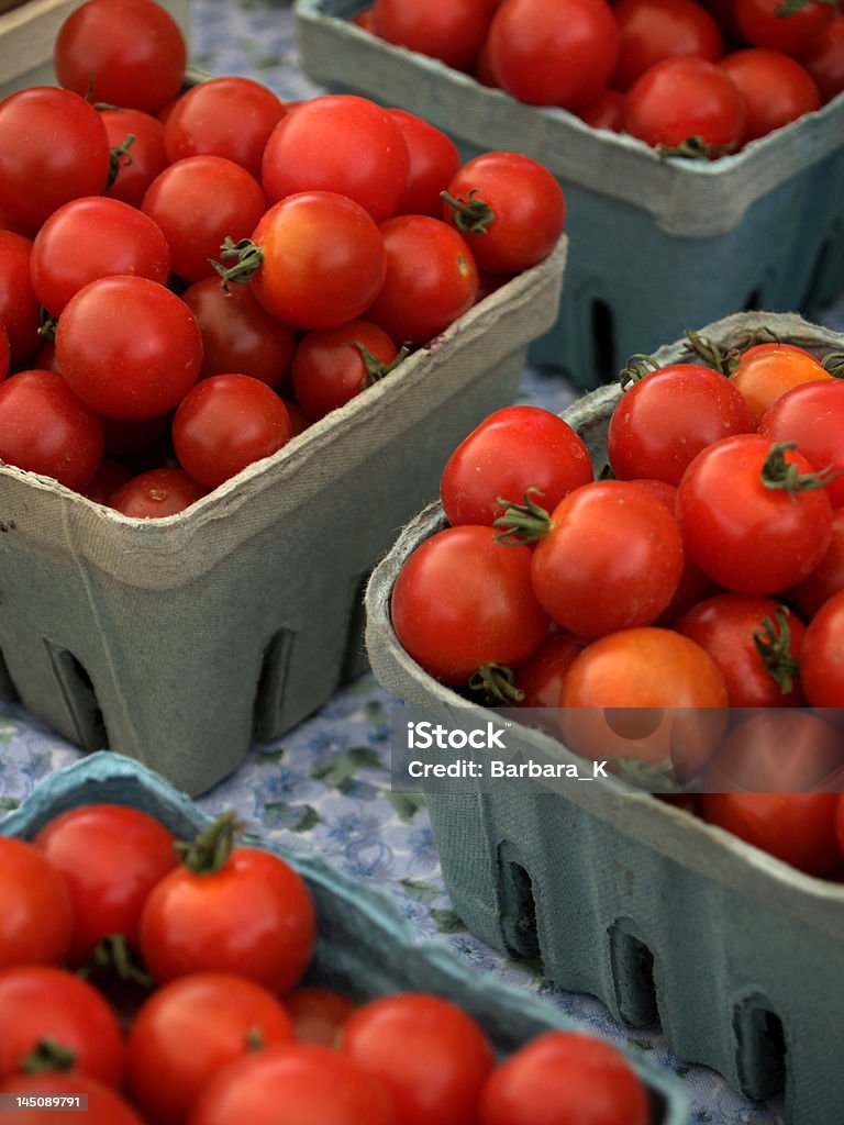 Tomates Cherry - Foto de stock de Círculo libre de derechos
