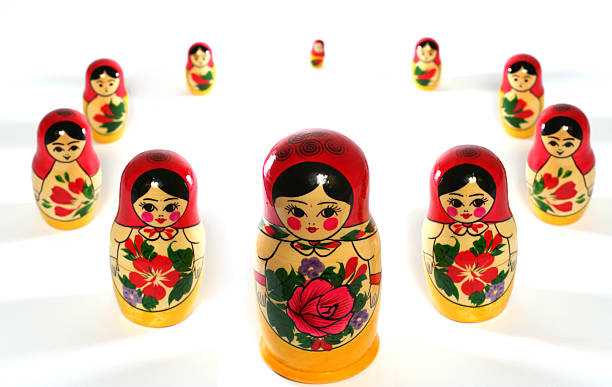 muñecas rusas - cicle fotografías e imágenes de stock