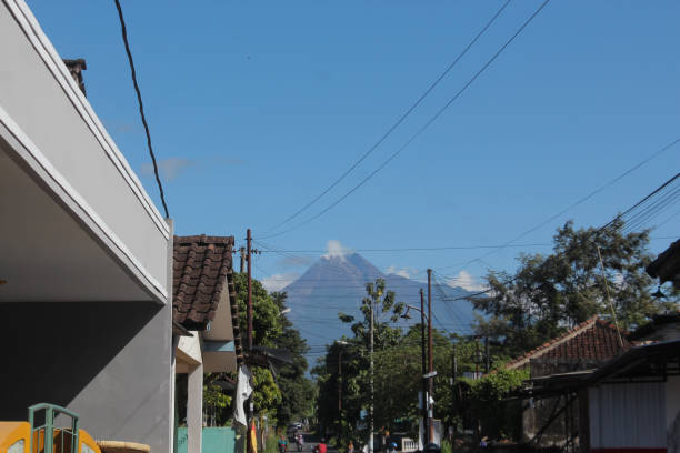 인도네시아 메라피 산의 모습 사진 - mt merapi 뉴스 사진 이미지