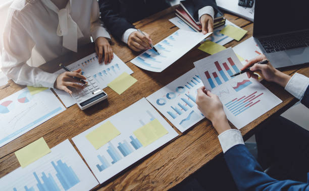 istock Business people meeting working with new startup project idea presentation analyze plan marketing and investment. 1451030134