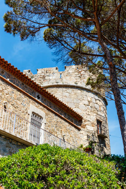 カレーリャ・デ・パラフルゲルのトーレ・デ・カレーリャ塔の外観、カタルーニャ、スペイン、ヨーロッパ - spain gerona architecture building exterior ストックフォトと画像