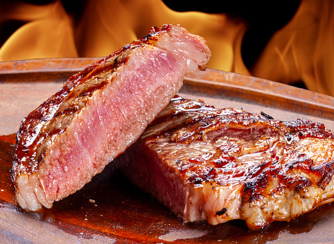sliced grilled steak served to the point, Picanha
