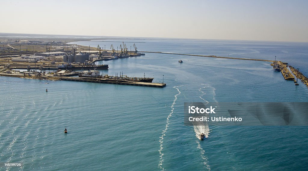 Quay mer Caspienne. Industrie pétrolière et gazière - Photo de Mer Caspienne libre de droits