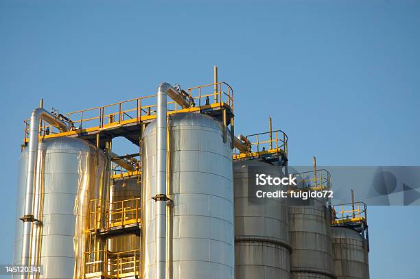 Silos Foto de stock y más banco de imágenes de Acero - Acero, Acero inoxidable, Baranda