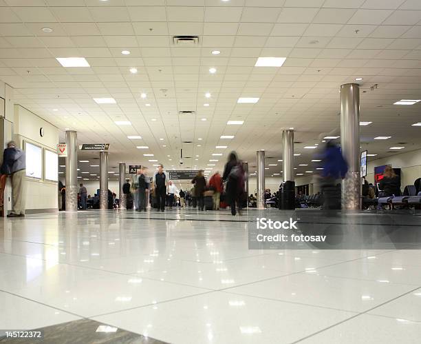 Foto de Aeroporto Saguão e mais fotos de stock de Aeroporto - Aeroporto, Andar, Branco