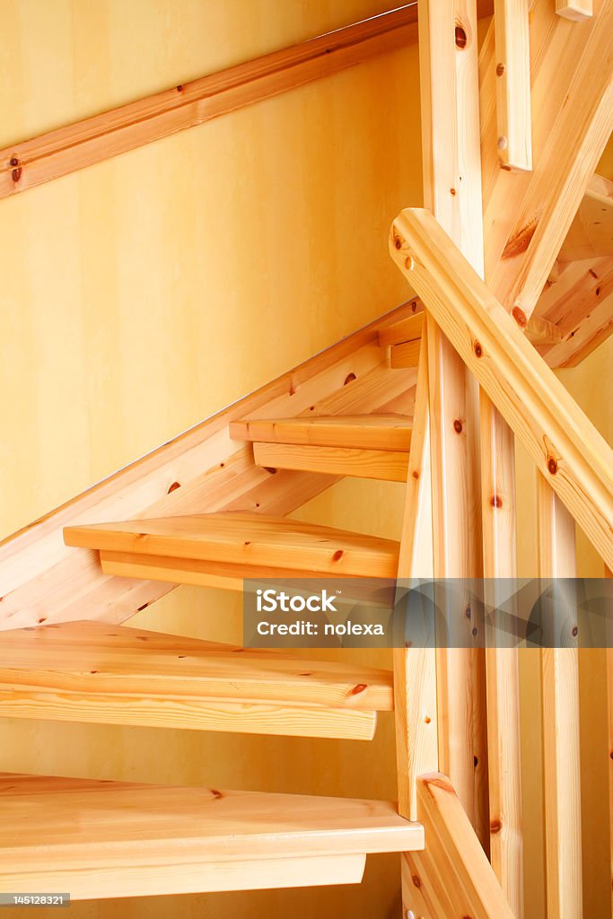 Hölzerne Treppe im Haus eine schwedische villa - Lizenzfrei Architektur Stock-Foto