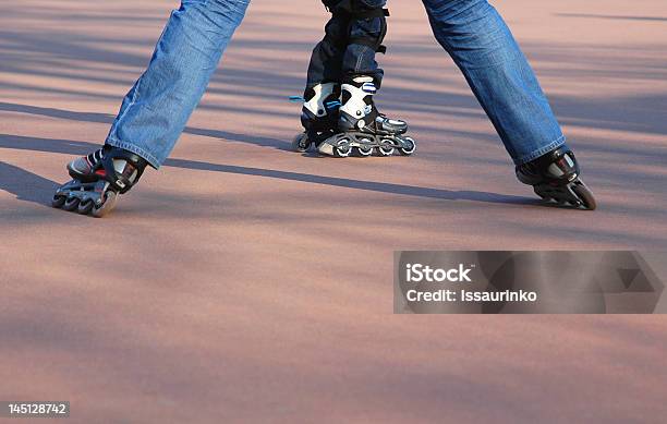 Skaters De Rodillo Foto de stock y más banco de imágenes de Abstracto - Abstracto, Accesorio personal, Actividad