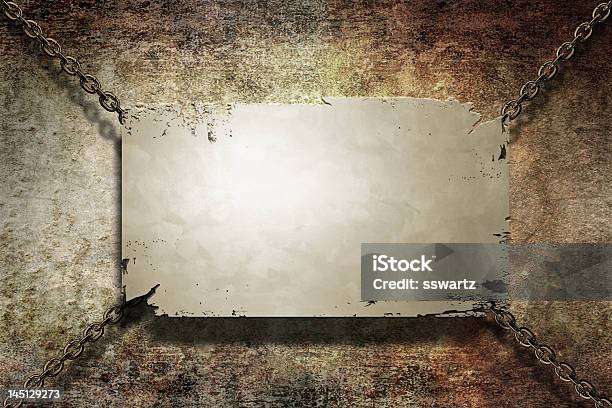 Banner Realizada Com Correntes De Metal Sobre Um Fundo Grunge - Fotografias de stock e mais imagens de Enferrujado