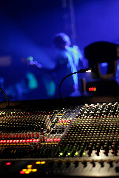 istock Sounddesk 145130172