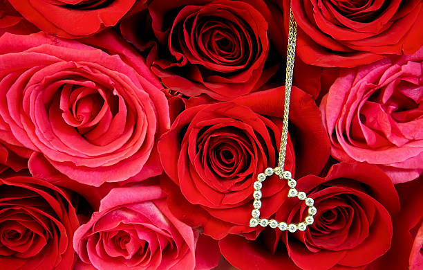 róż i diamenty - necklace jewelry heart shape gold zdjęcia i obrazy z banku zdjęć