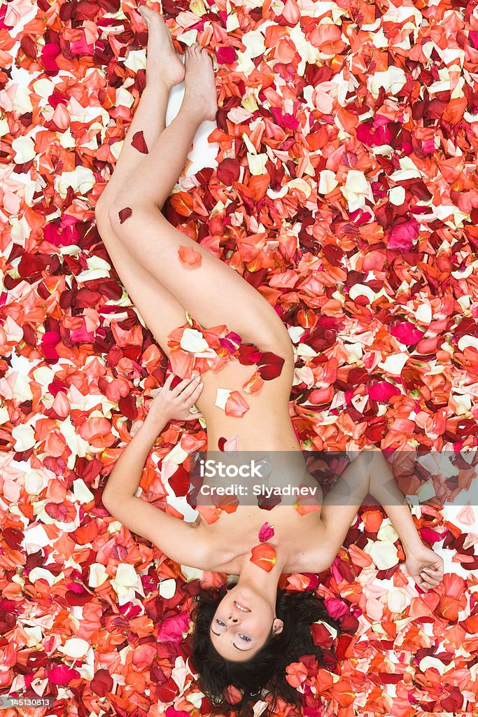 Ragazza in Rose - Foto stock royalty-free di Adulto