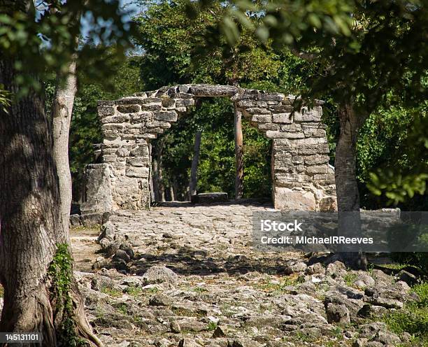 Foto de Antigo Arco Maia e mais fotos de stock de Antigo - Antigo, Arcaico, Arco - Característica arquitetônica