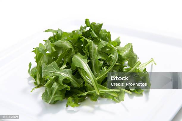 Foto de Fresh Salada De Rúcula Com Azeite De Oliva e mais fotos de stock de Alimentação Saudável - Alimentação Saudável, Antepasto, Comida