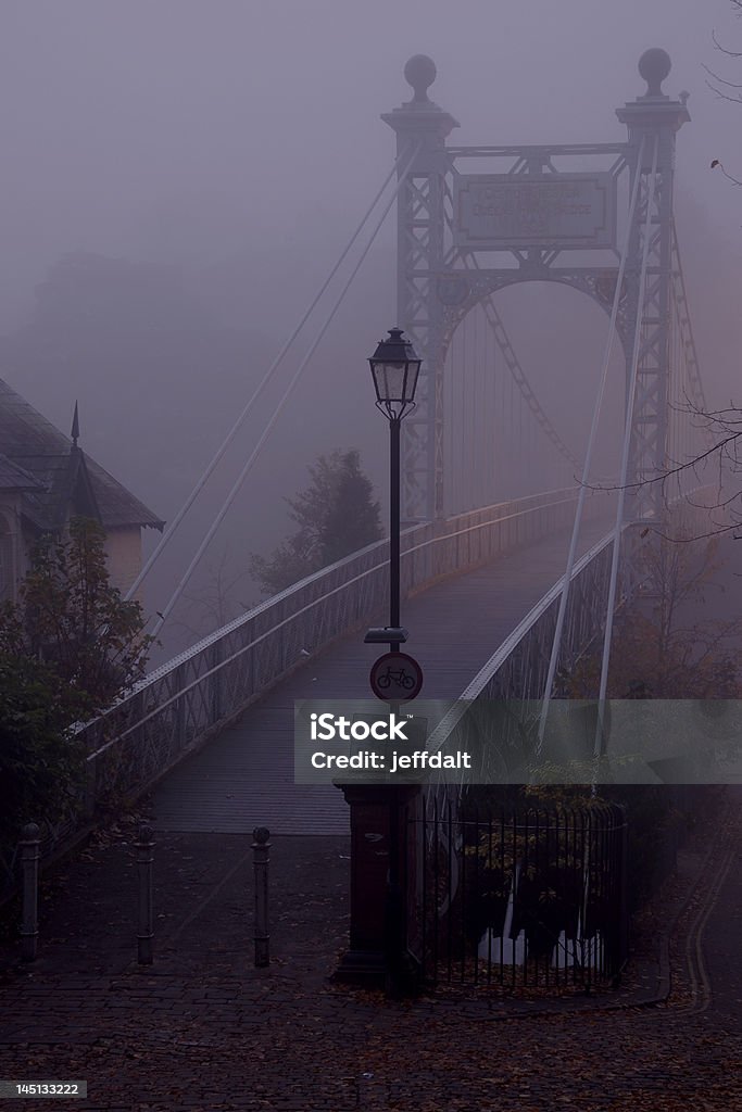 Ponte in the fog - Foto de stock de Aço royalty-free