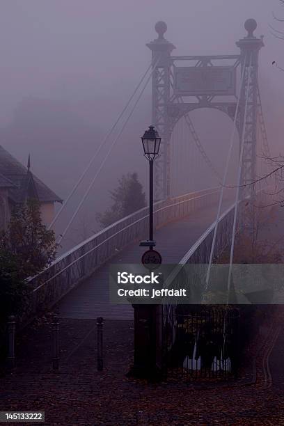 Foto de Ponte In The Fog e mais fotos de stock de Aço - Aço, Cabo, Chester - England