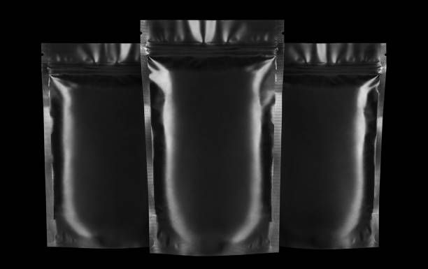 블랙 도이팩 온 블랙 - white black plastic packaging 뉴스 사진 이미지